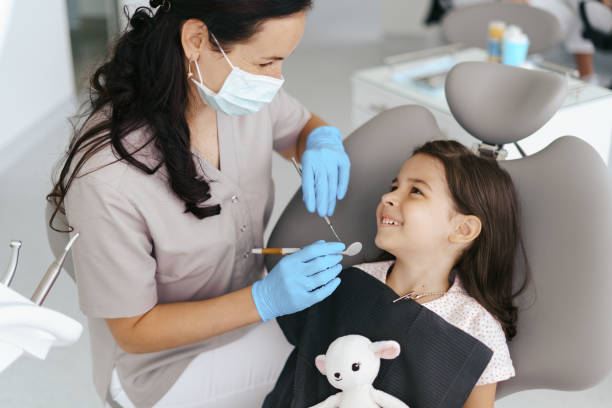 Best Broken or Cracked Tooth Emergency Dentist in Desnso, CA